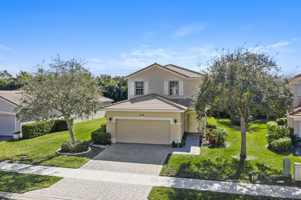 6136 SE Crooked Oak Avenue Hobe Sound FL 33455