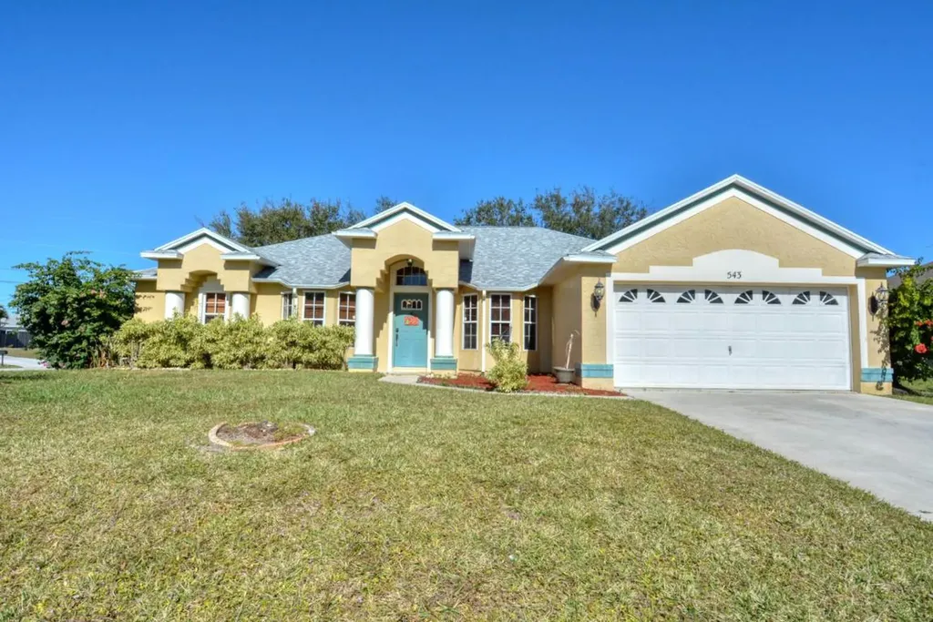543 SW Tarra Avenue Port St Lucie FL 34953