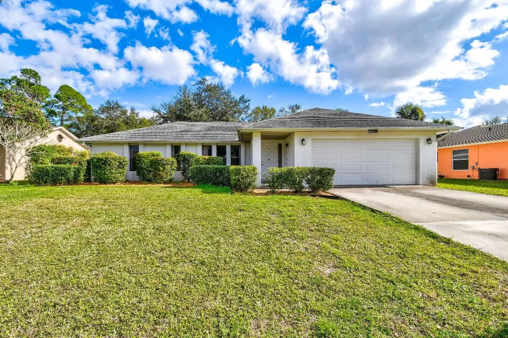 2571 SW Mcdonald Street Port St Lucie FL 34953