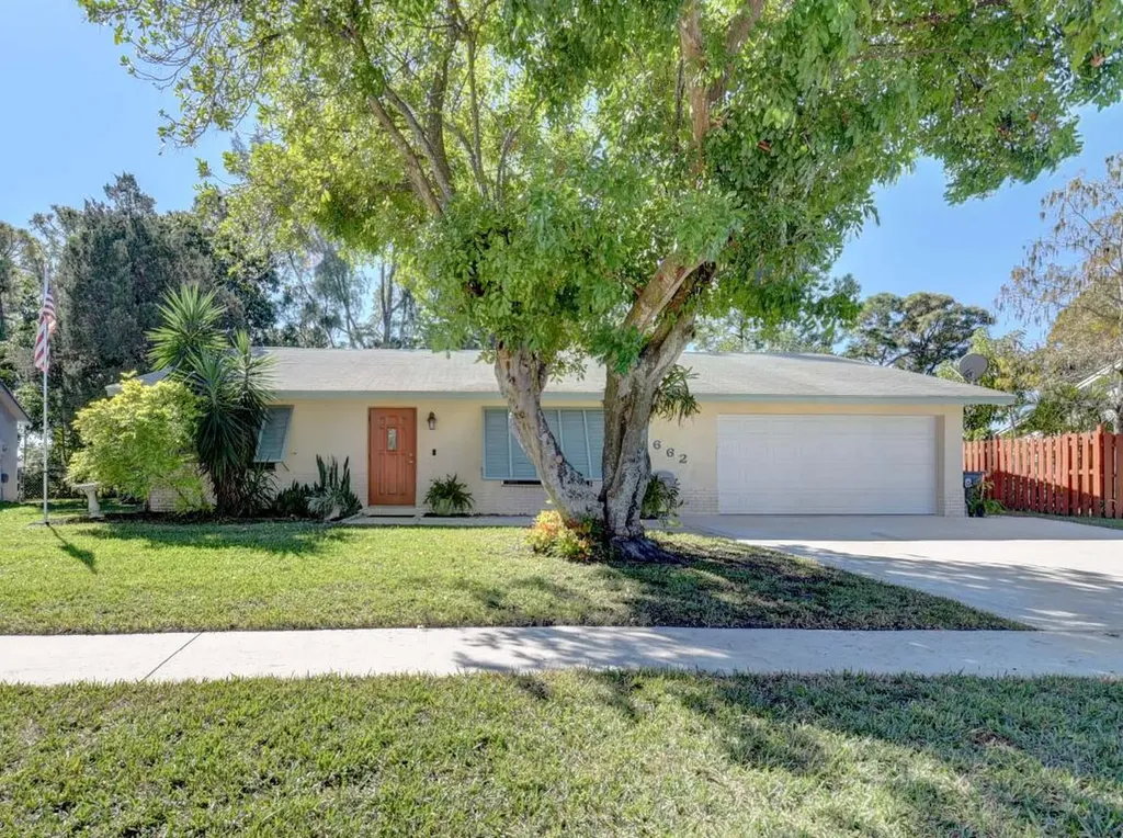 4662 Vespasian Court Lake Worth FL 33463