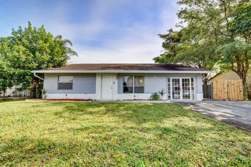 4740 Poseidon Place Lake Worth FL 33463
