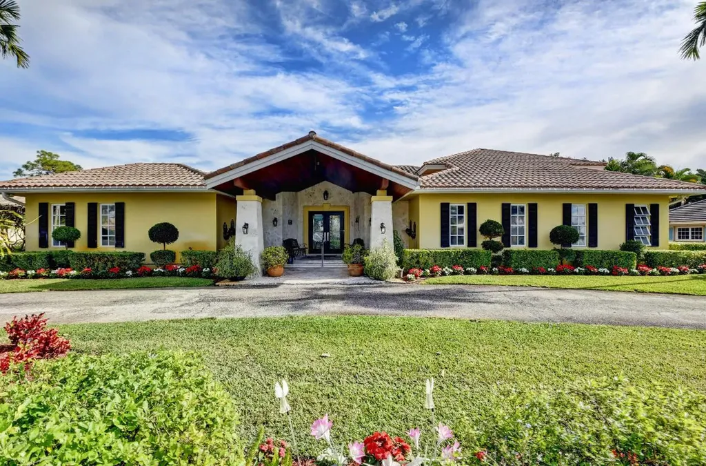 4910 S Lake Drive Boynton Beach FL 33436
