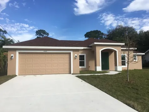 2365 SE Gillette Avenue Port St Lucie FL 34952