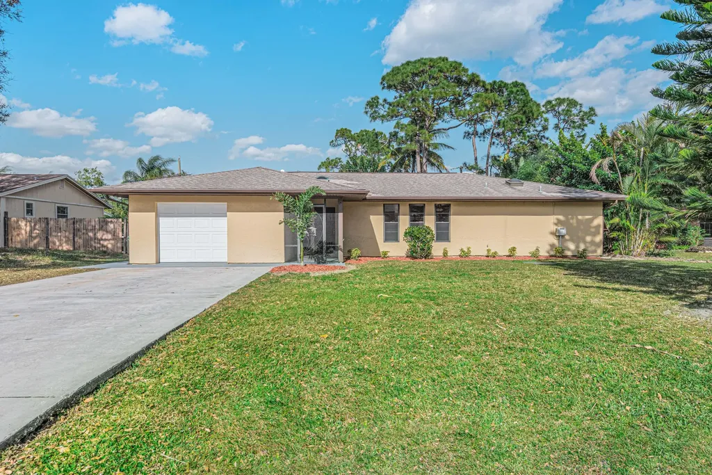 1089 SE Shakespeare Avenue Port St Lucie FL 34983