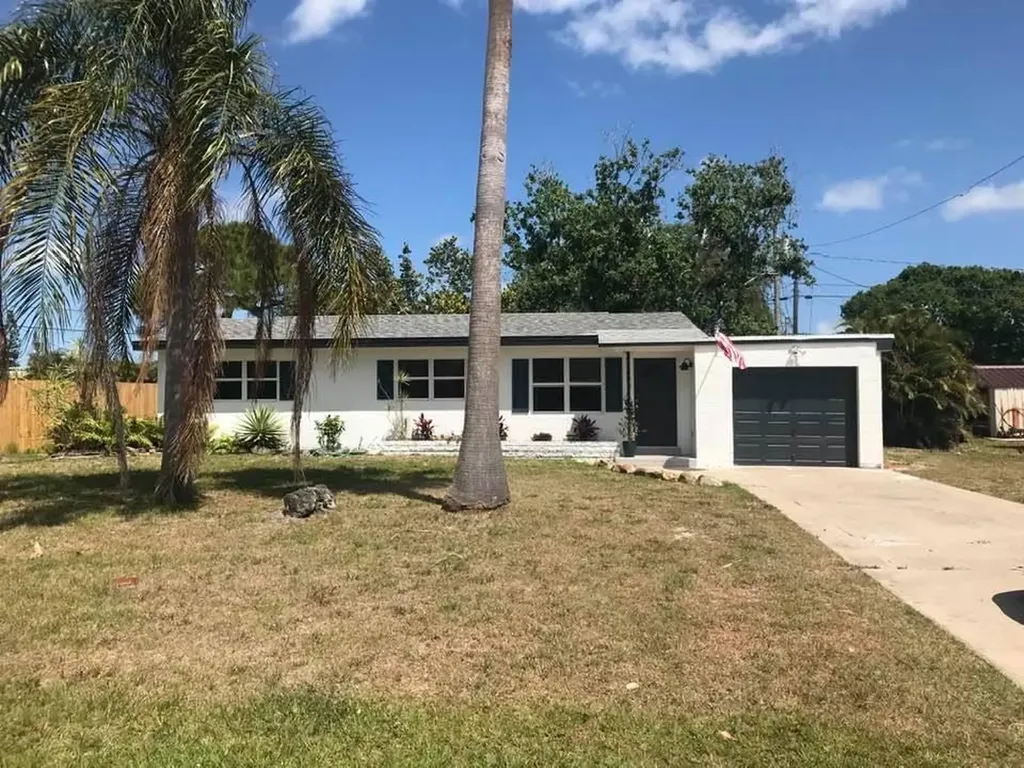 211 Beach Avenue Port St Lucie FL 34952