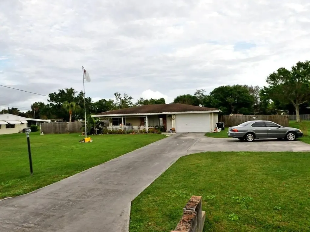 4804 Elm Avenue Fort Pierce FL 34982