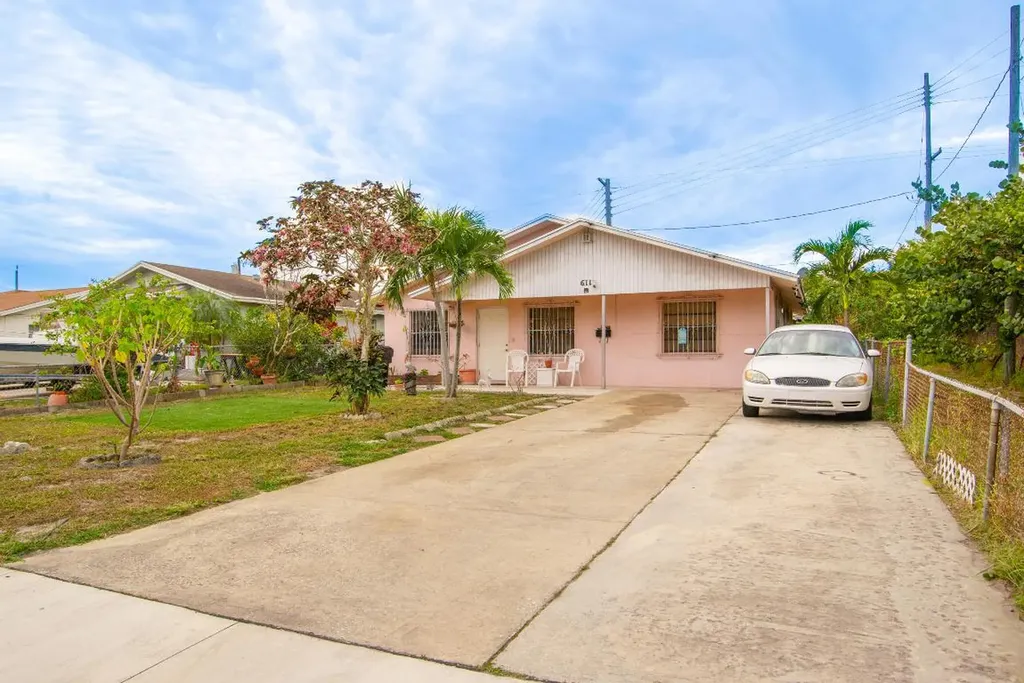 611 Alpine Avenue Lake Worth Beach FL 33461