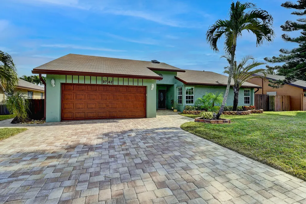 9742 Richmond Circle Boca Raton FL 33434