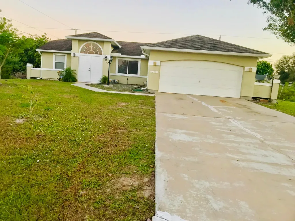 914 SW Cleary Terrace Port St Lucie FL 34953