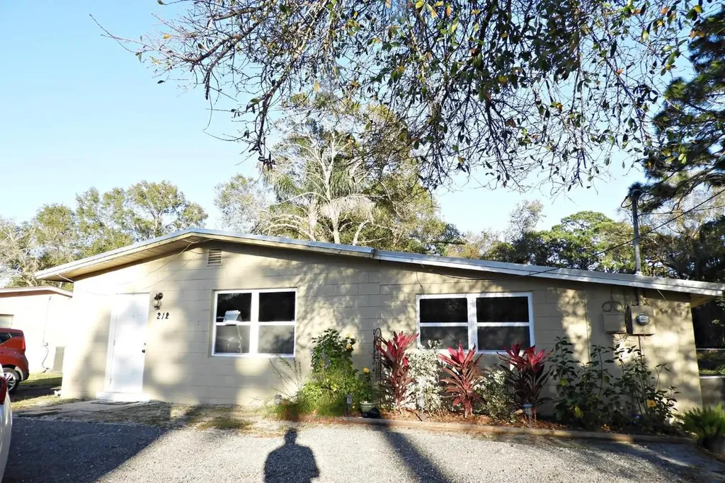 212 N 39th Street Fort Pierce FL 34947