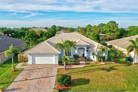 941 SW Jaslo Avenue Port St Lucie FL 34953