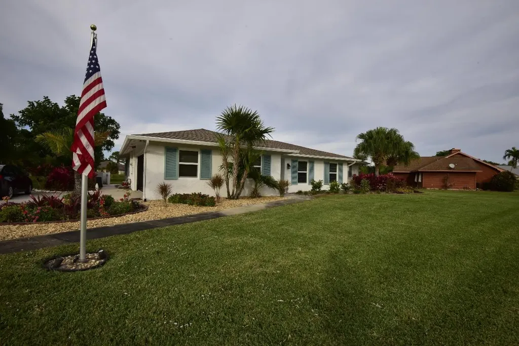 1023 NE Country Way Jensen Beach FL 34957