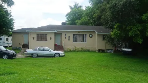 608 W Canal Street S Belle Glade FL 33430