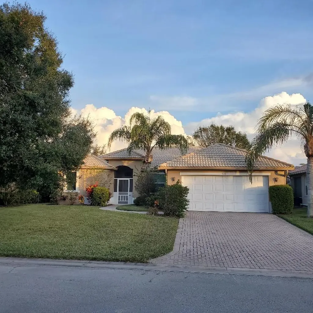 535 NW Waverly Circle Port St Lucie FL 34983