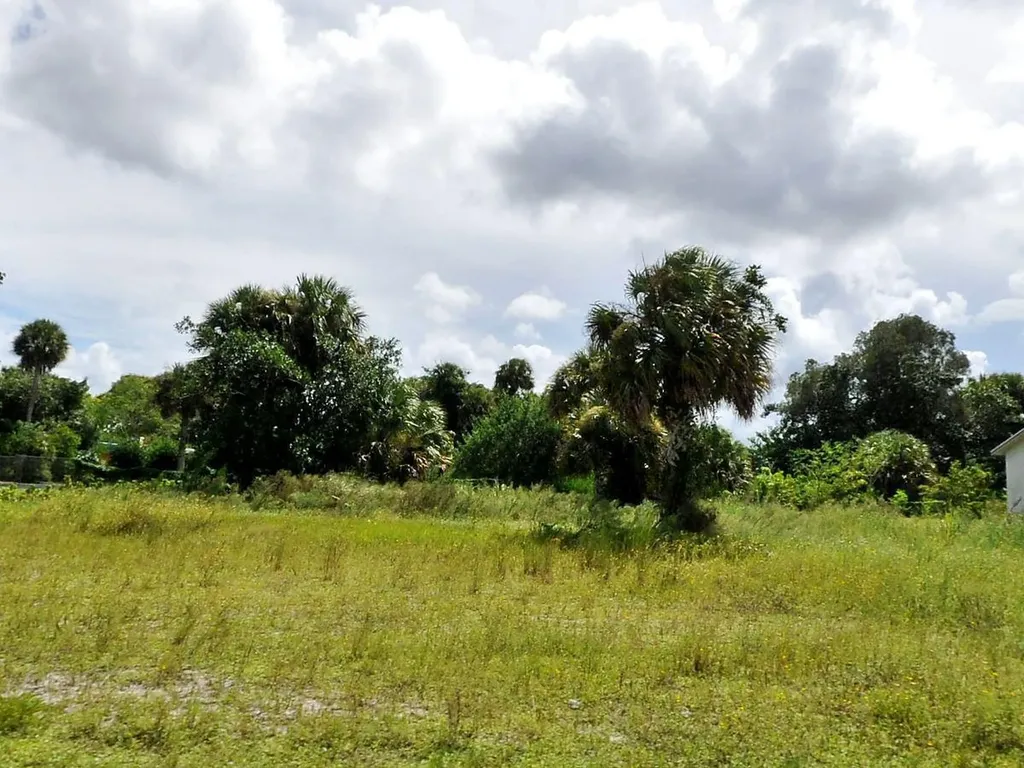 844 SW Idol Avenue Port St Lucie FL 34953