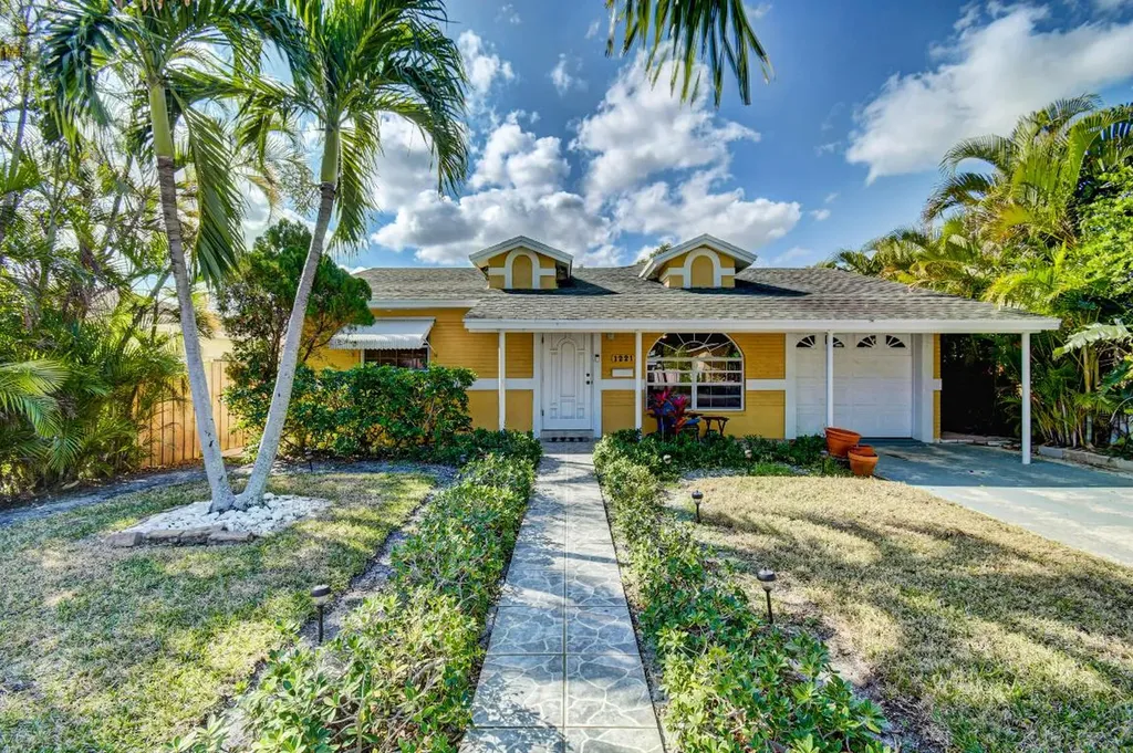 1221 N M Street Lake Worth Beach FL 33460