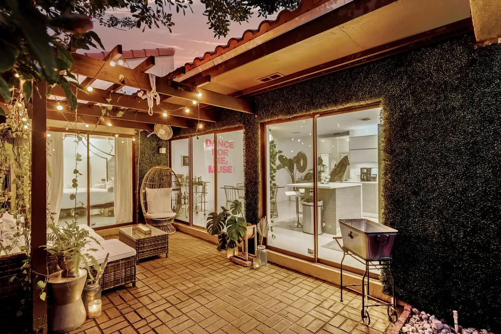 1049 NE 203rd Terrace Miami FL 33179