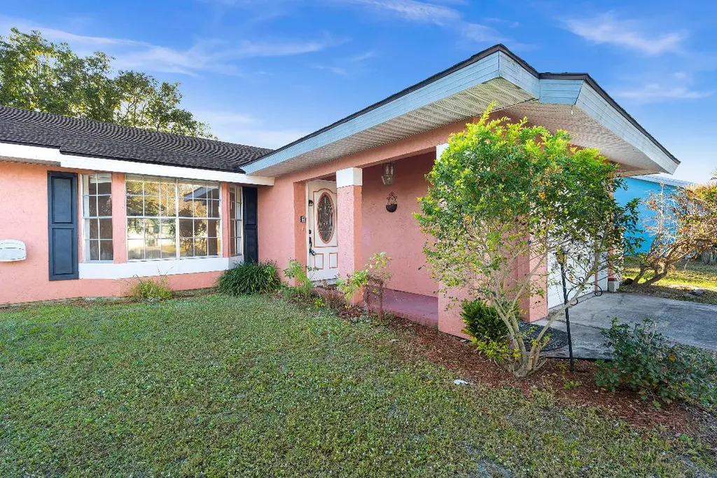 1350 SE Vestridge Lane Port St Lucie FL 34952
