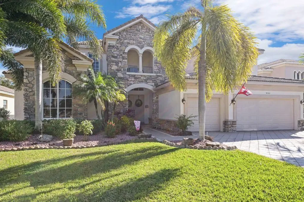 9123 Pineville Drive Lake Worth FL 33467