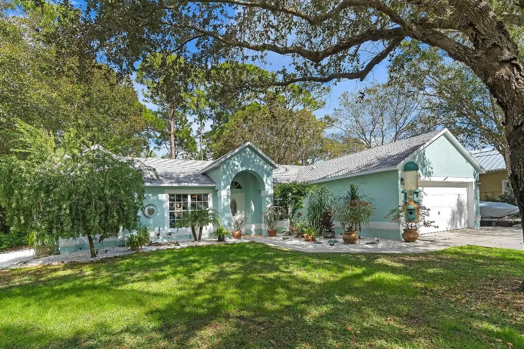 8811 SE Duncan Street Hobe Sound FL 33455