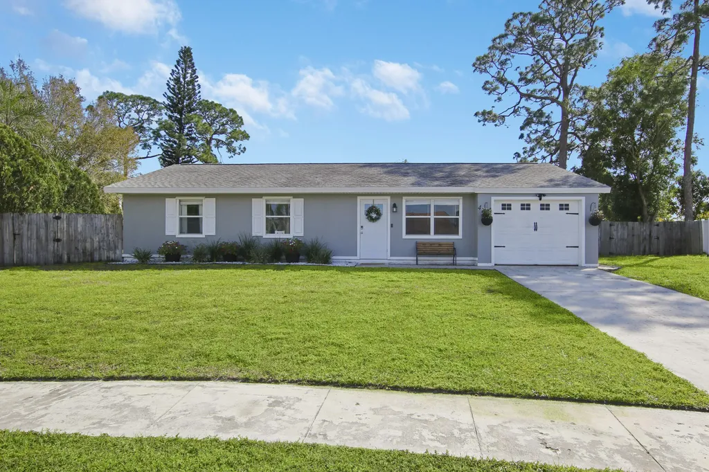 495 NE Mayland Court Port St Lucie FL 34983