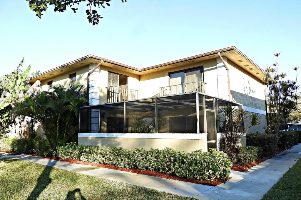 1458 N Lawnwood Circle Fort Pierce FL 34950