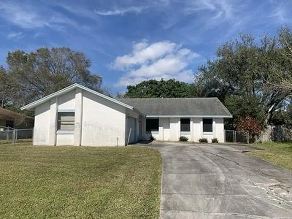 2249 SE Melaleuca Boulevard Port St Lucie FL 34952