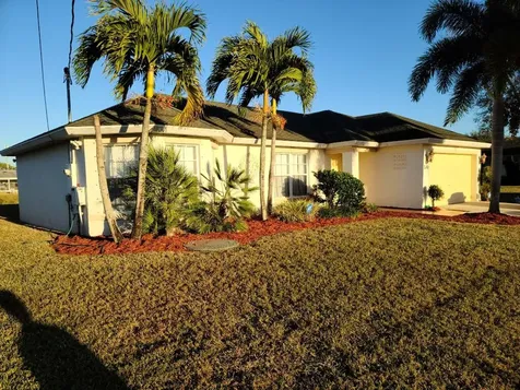 2201 SW Chestnut Lane Port St Lucie FL 34953