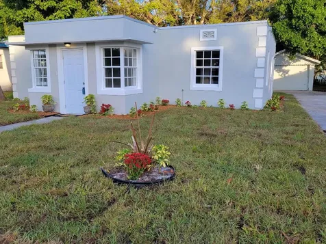 1107 S 7th Street Fort Pierce FL 34950