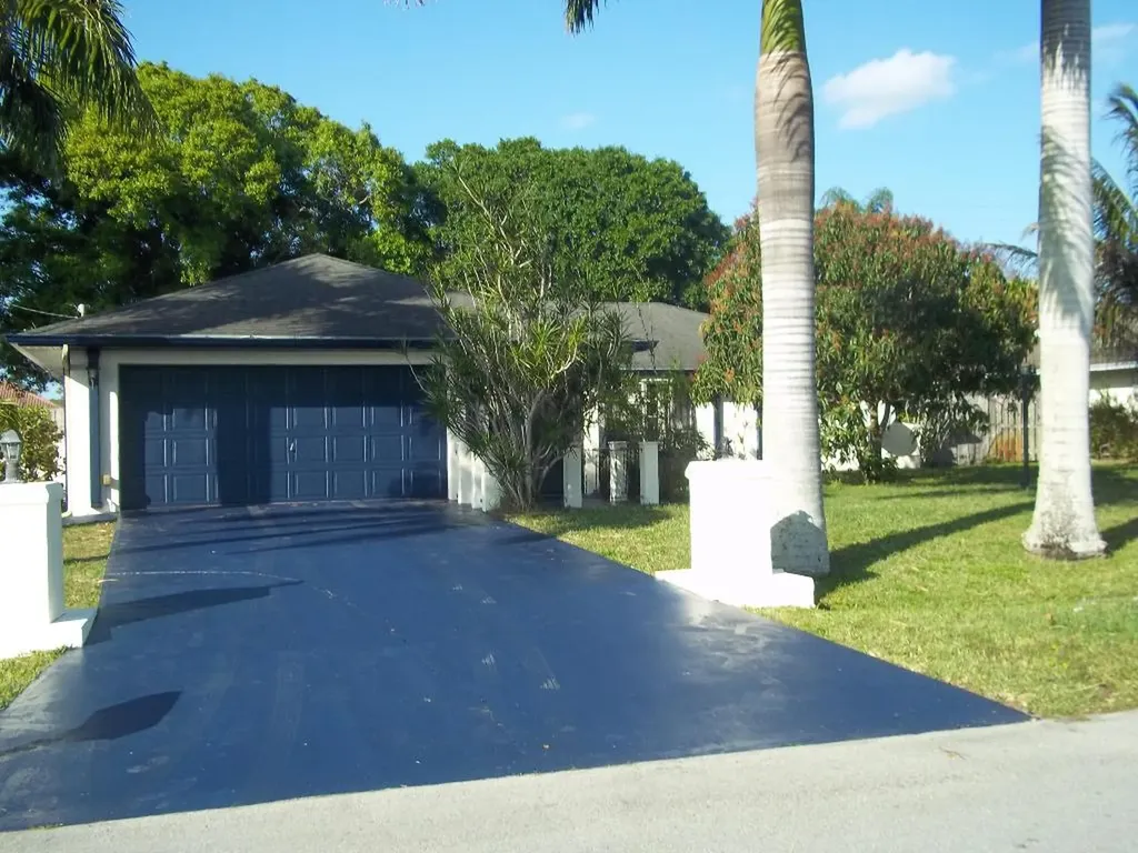 511 SE Penn Avenue Port St Lucie FL 34984