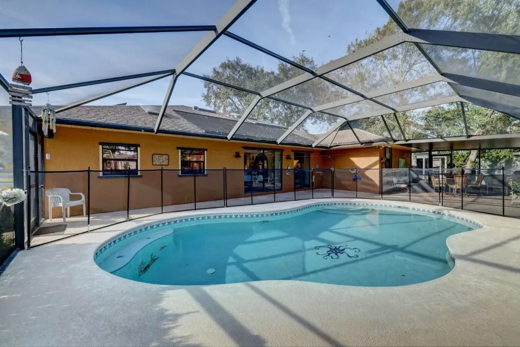 690 SW Bacon Terrace Port St Lucie FL 34953
