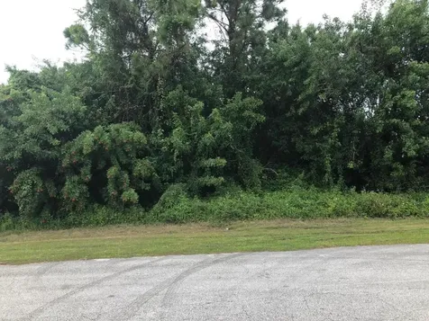 413 SW Leona Drive Port St Lucie FL 34953