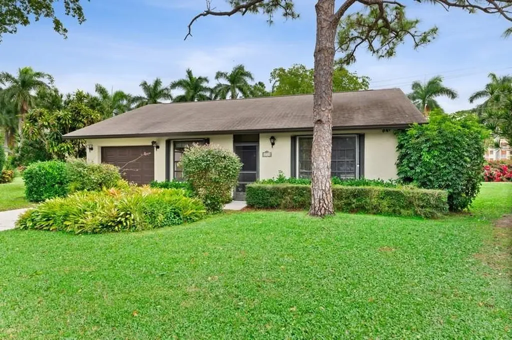 2715 Azalea Court Delray Beach FL 33445