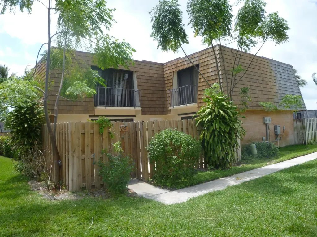 135 Lake Arbor Drive Palm Springs FL 33461