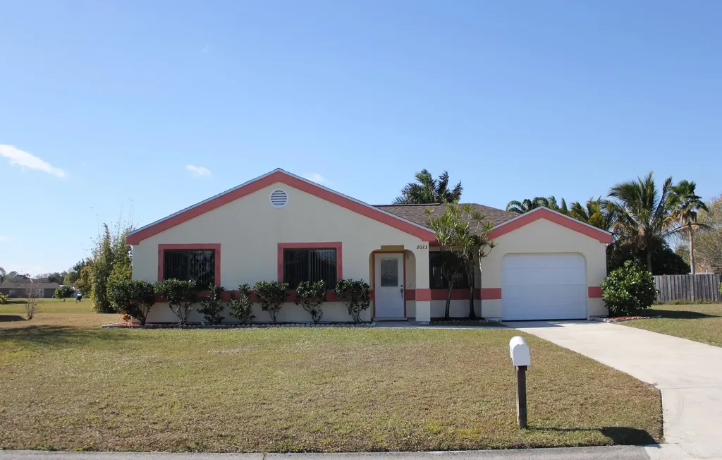 2073 SE West Dunbrooke Circle Port St Lucie FL 34952
