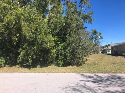 2217 SE Friendship Street Port St Lucie FL 34952