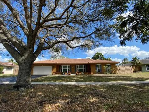 810 NW 73rd Avenue Plantation FL 33317