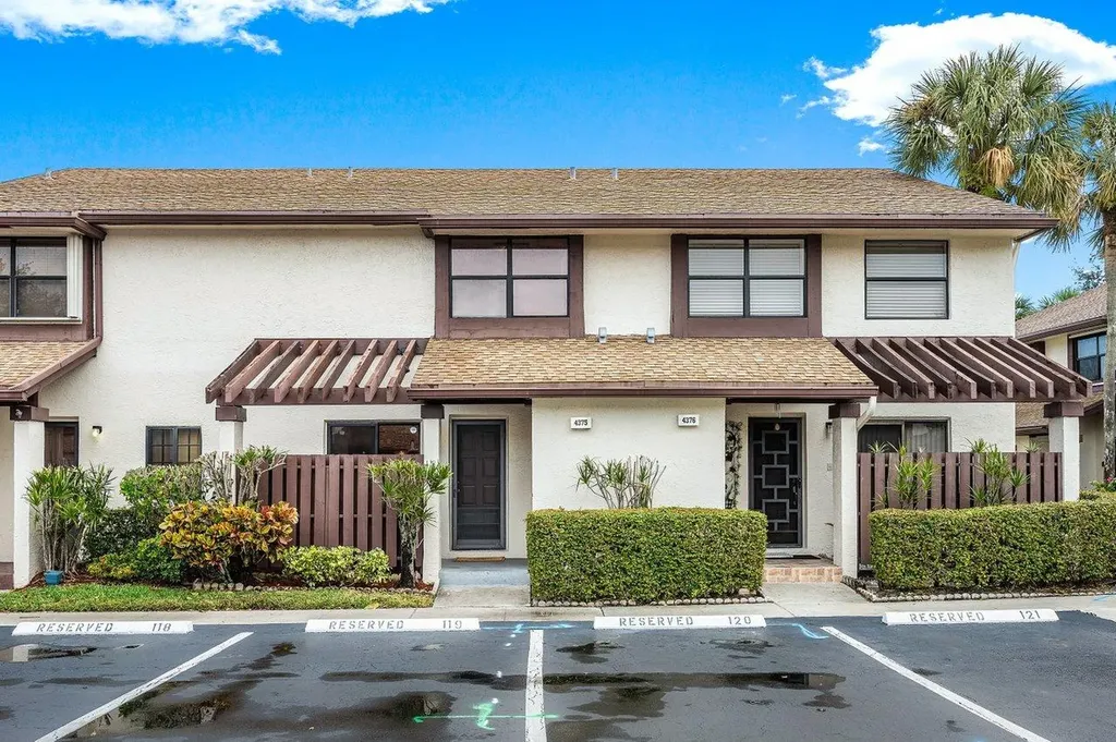 4375 Carambola Circle N Coconut Creek FL 33066