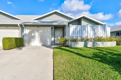 6659 SE Yorktown Drive Hobe Sound FL 33455