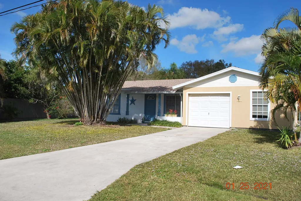 705 SE Lansdowne Avenue Port St Lucie FL 34983