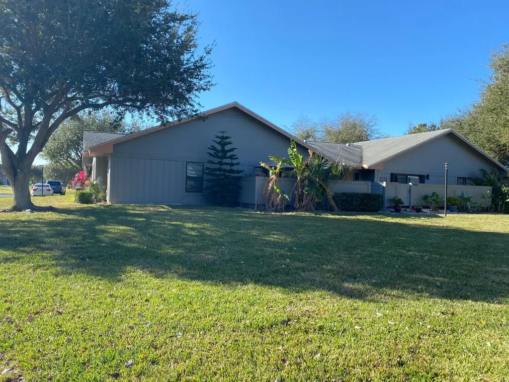 3990 NW Cinnamon Tree Circle Jensen Beach FL 34957