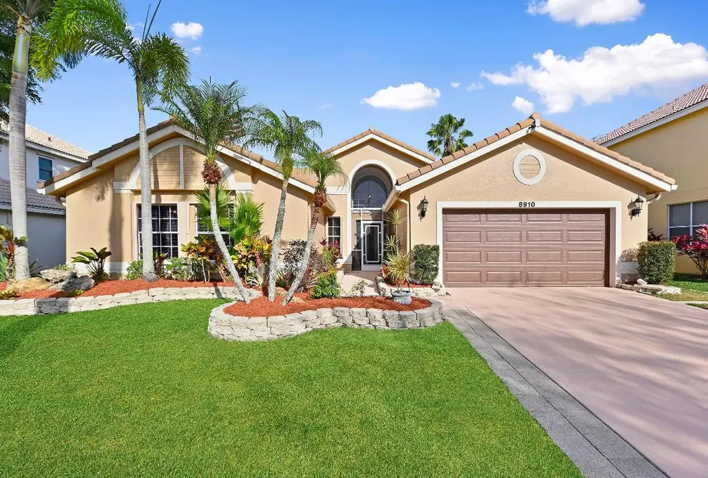 8910 Indian River Run Boynton Beach FL 33472
