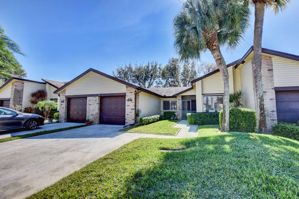 105 Village Walk Drive Royal Palm Beach FL 33411