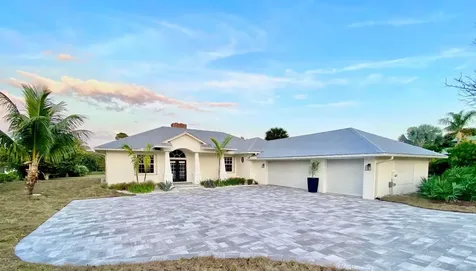 8451 SE Haslom Street Hobe Sound FL 33455