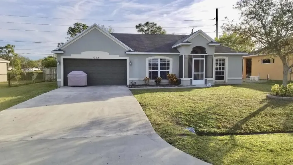 1702 SE Minorca Avenue Port St Lucie FL 34952