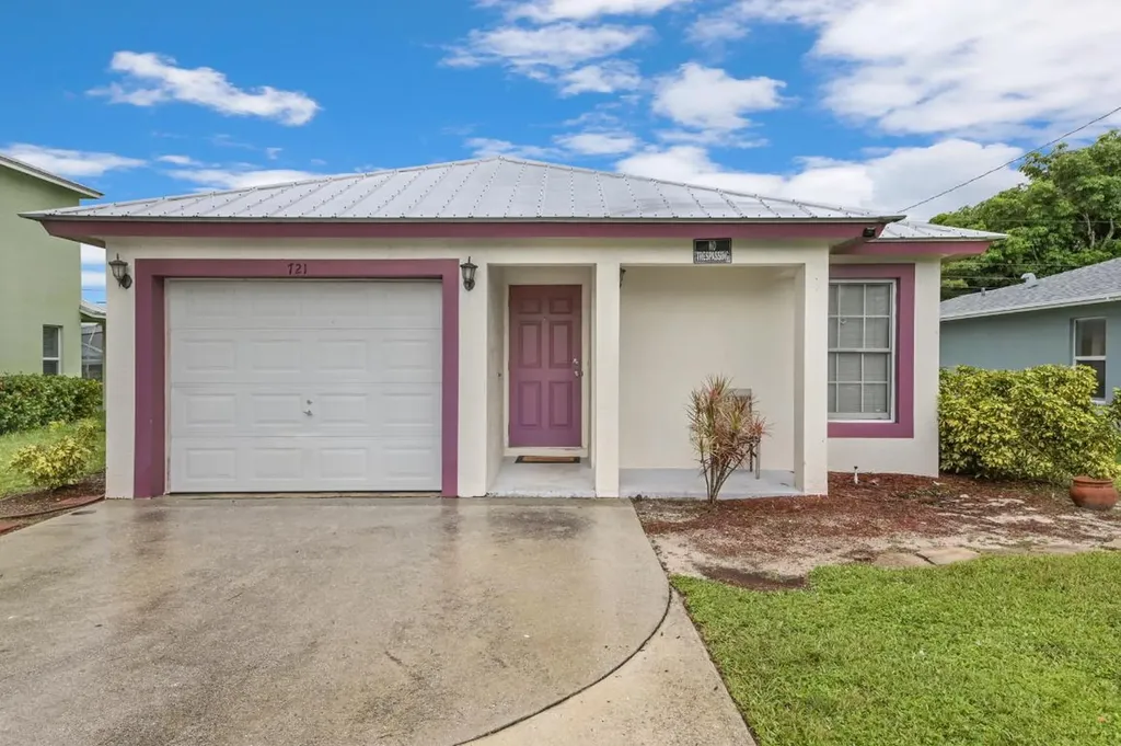 721 NW 2nd Street Boynton Beach FL 33435