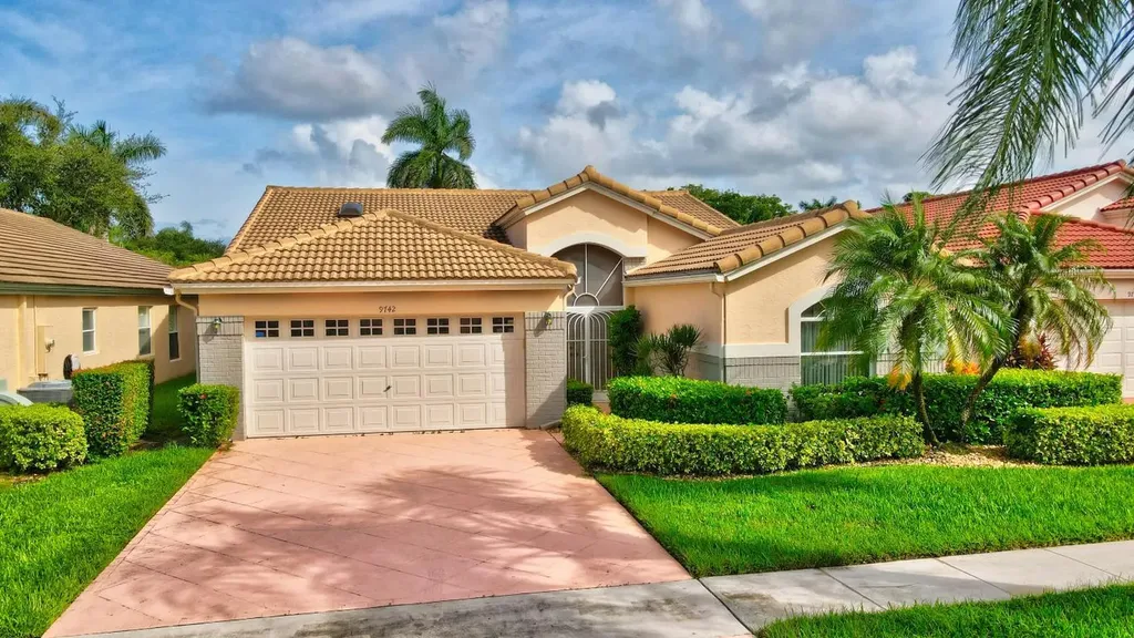 9742 Harbour Lake Circle Boynton Beach FL 33437