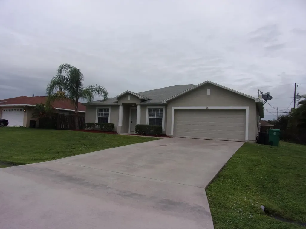 837 SW Trouville Avenue Port St Lucie FL 34953
