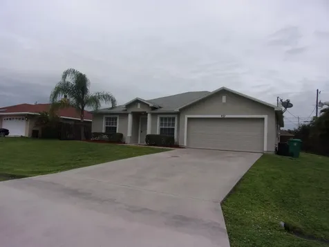 837 SW Trouville Avenue Port St Lucie FL 34953