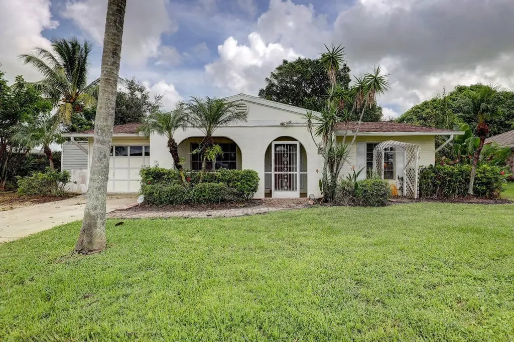 1280 SE Palm Beach Road Port St Lucie FL 34952
